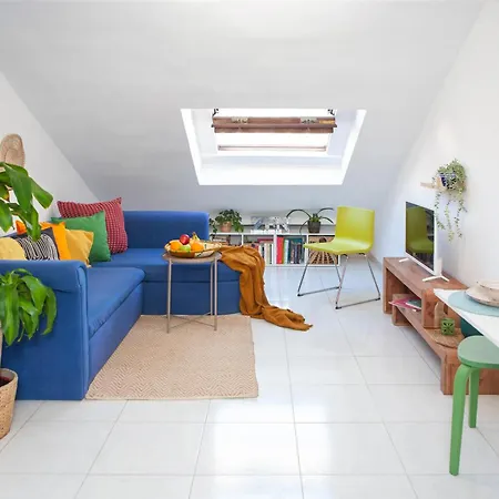 Daire Picasso's Dream Cozy & Chic Attic Plaza Merced *